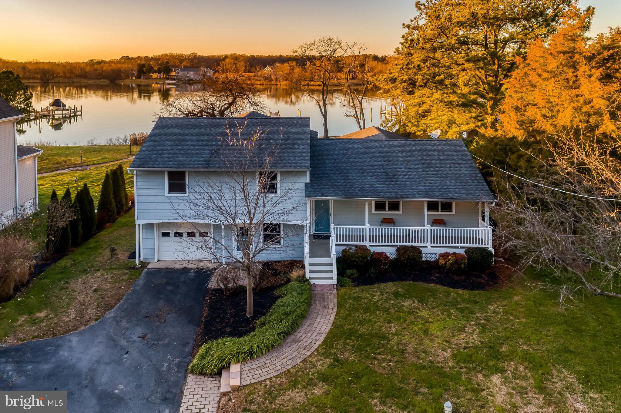 BENTONS PLEASURE - Residential