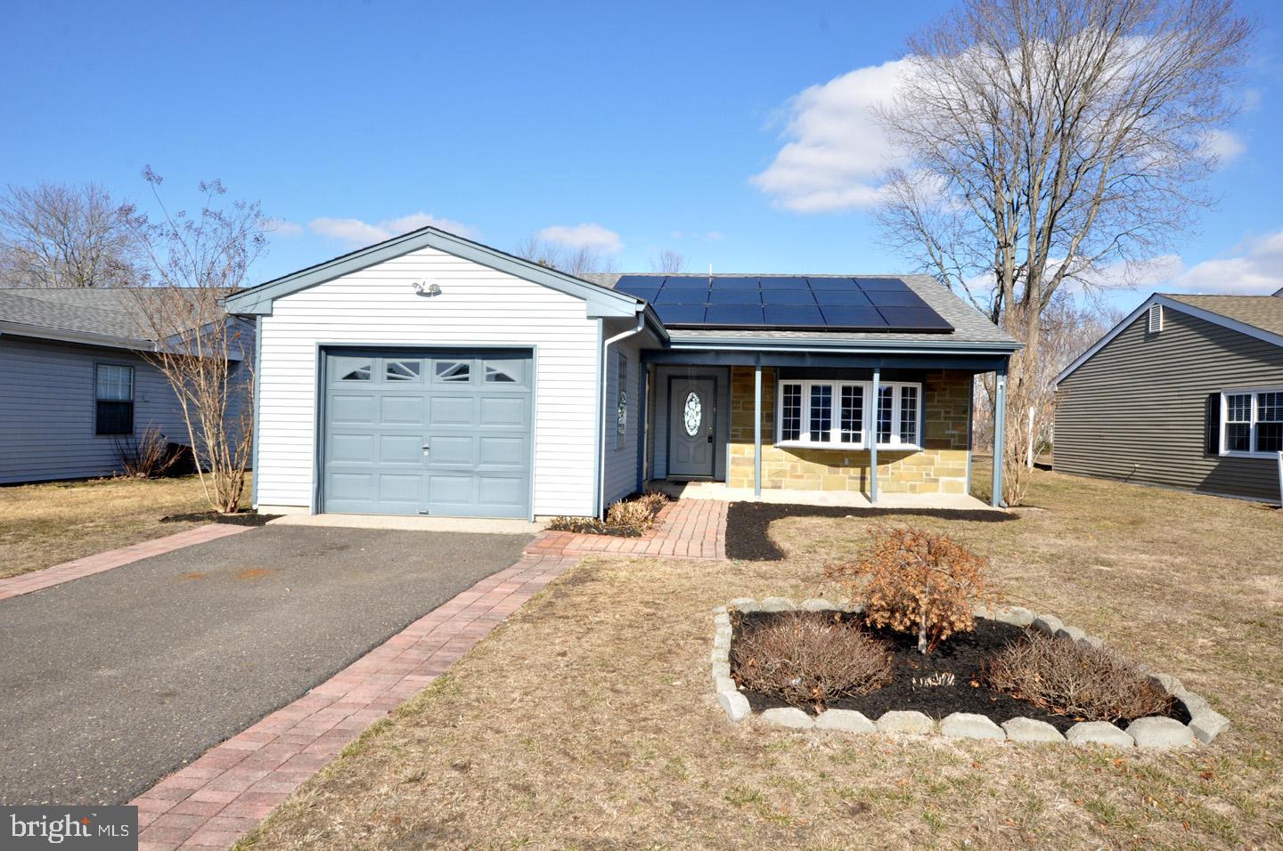 4 THORNBURY PLACE