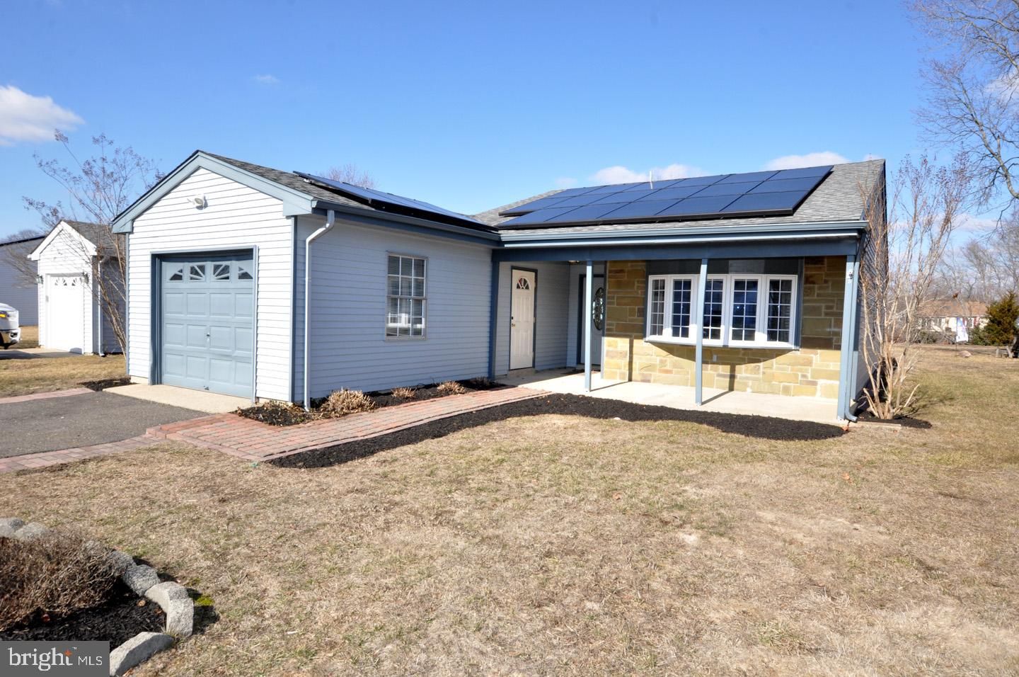 4 THORNBURY PLACE