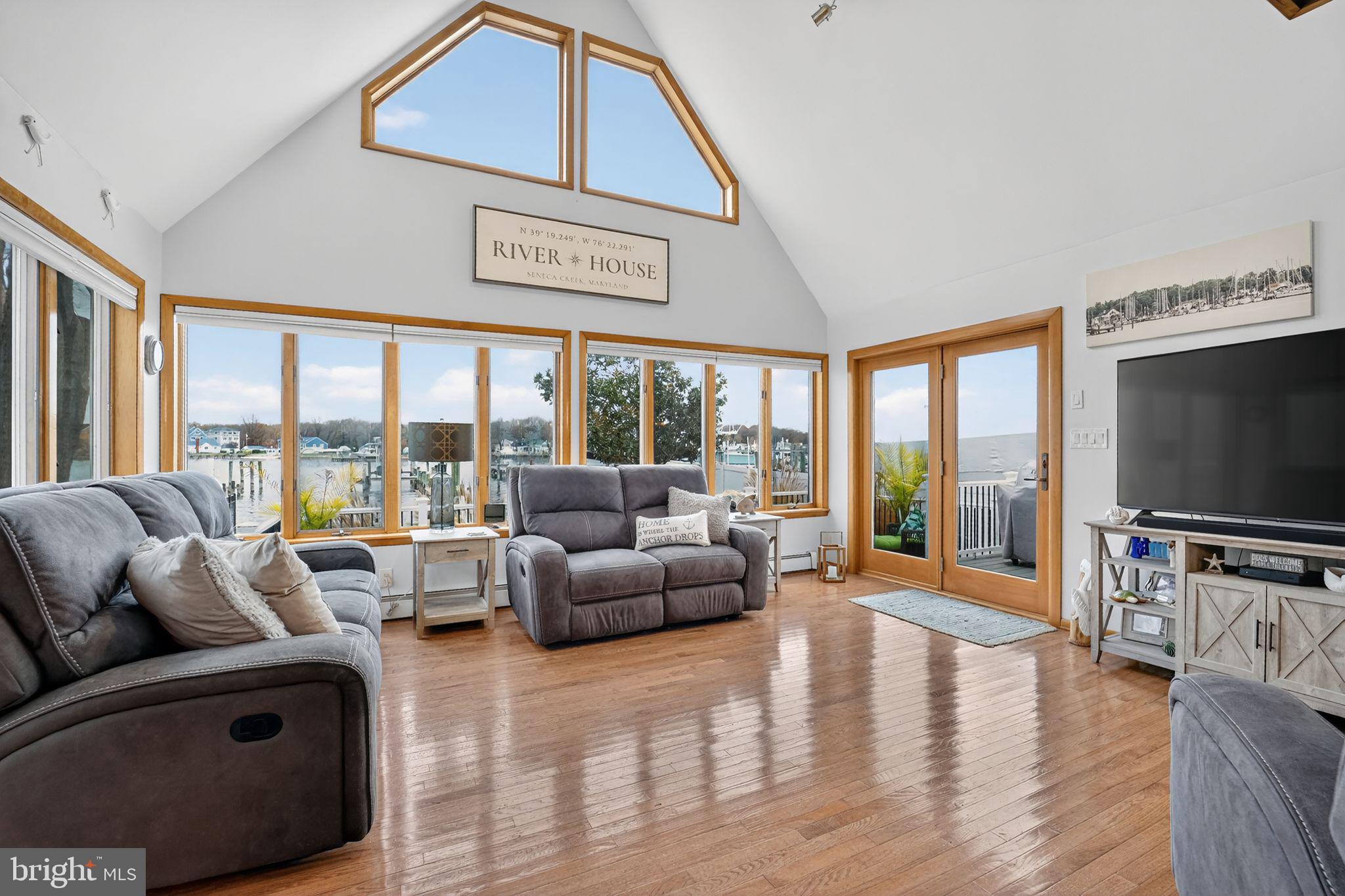 BOWLEYS QUARTERS - Residential