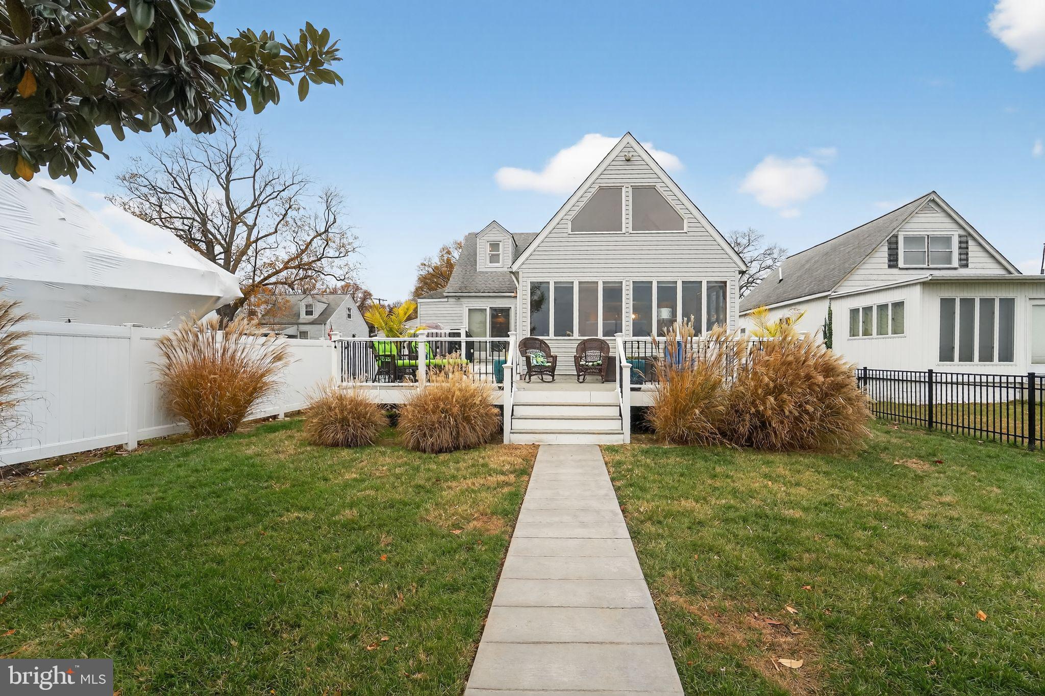 BOWLEYS QUARTERS - Residential