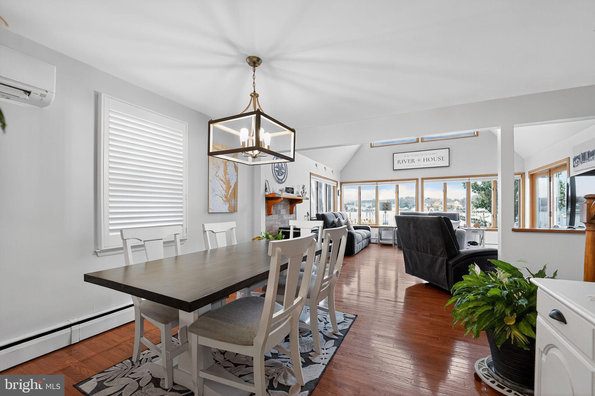 BOWLEYS QUARTERS - Residential