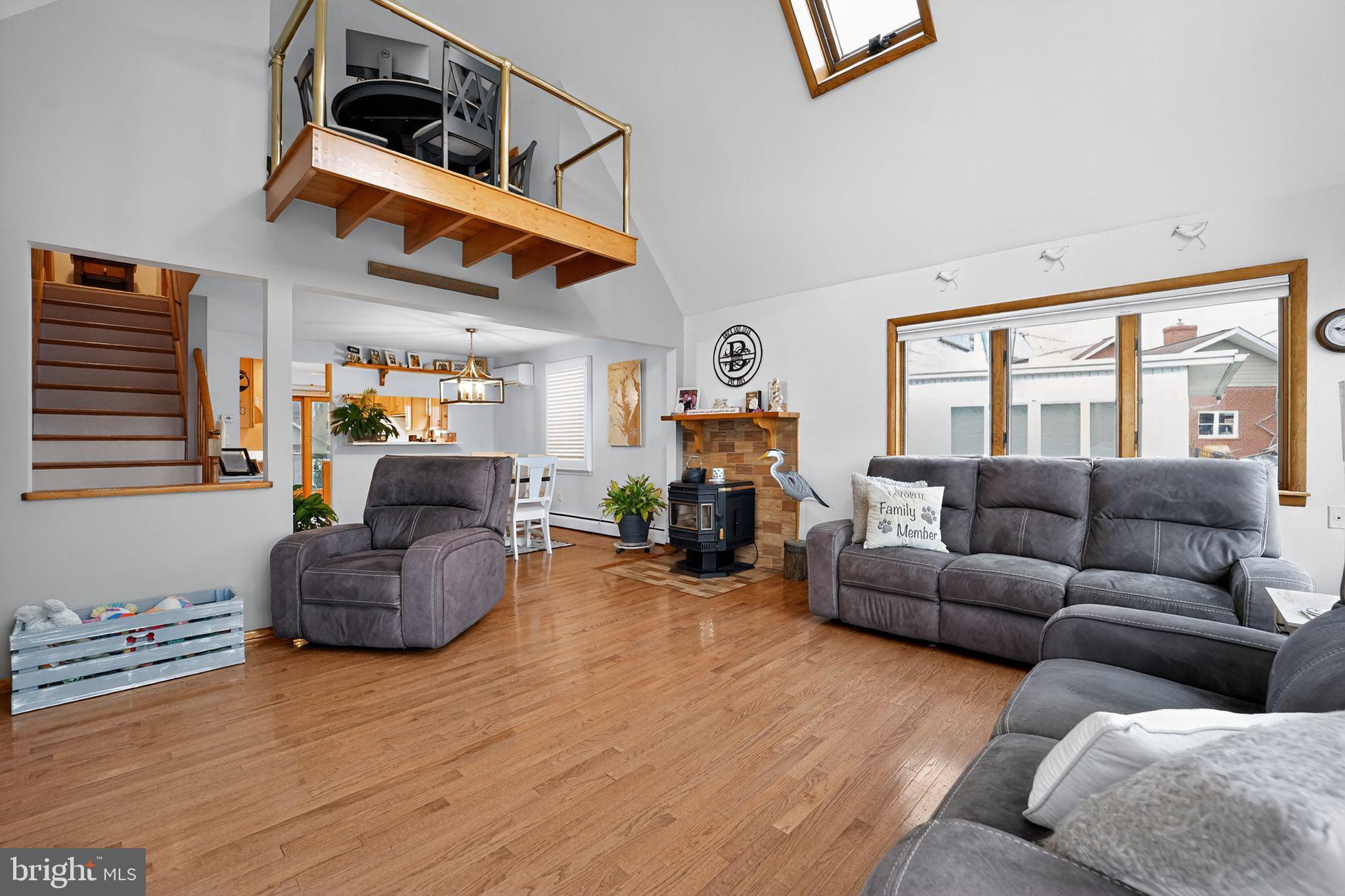 BOWLEYS QUARTERS - Residential