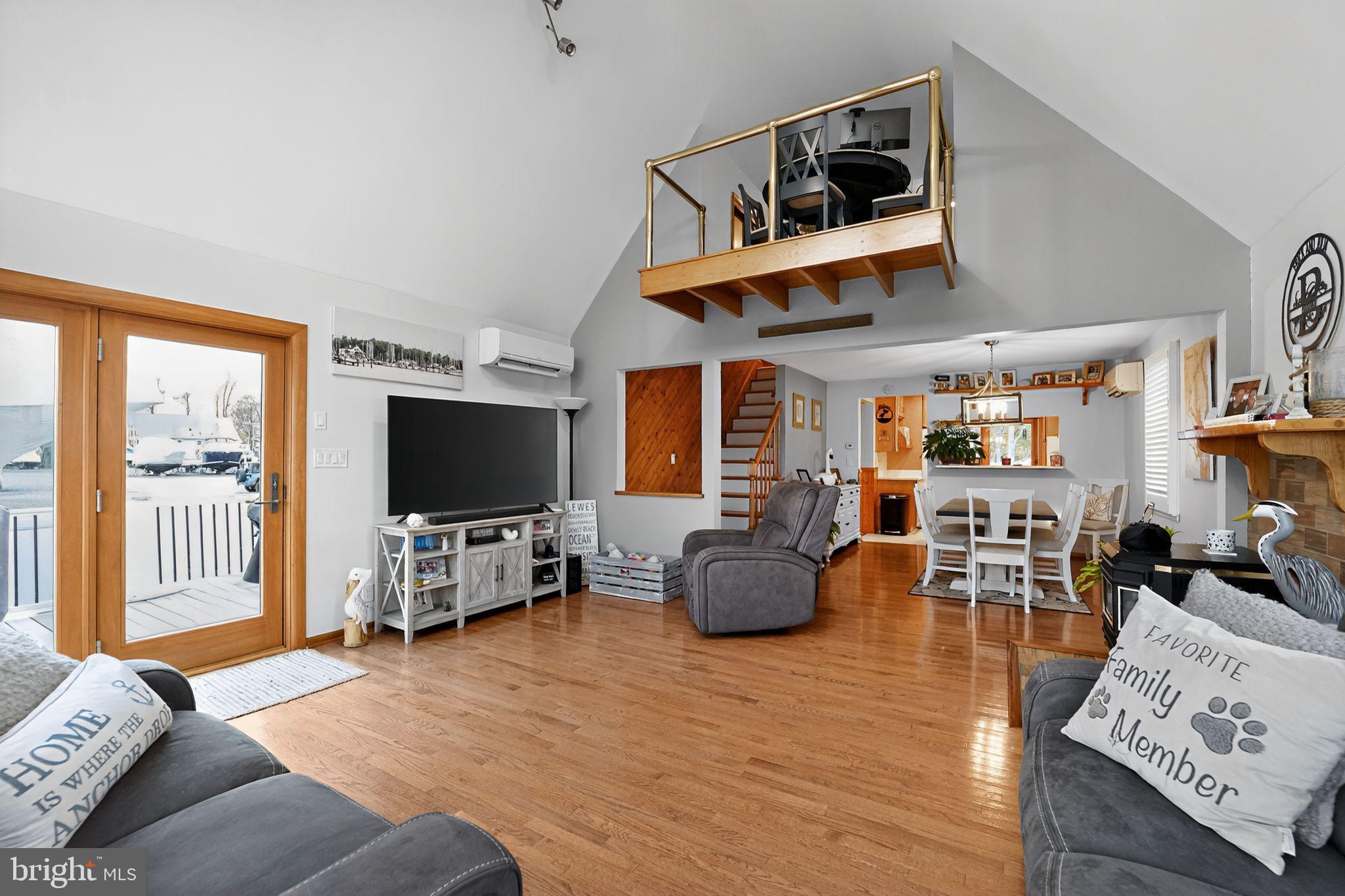 BOWLEYS QUARTERS - Residential