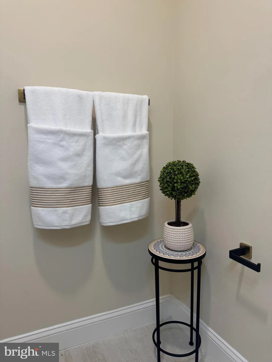 Clementon, New Jersey 08021, United States, 2 Bedrooms Bedrooms, ,2 BathroomsBathrooms,Residential,Pending,156899