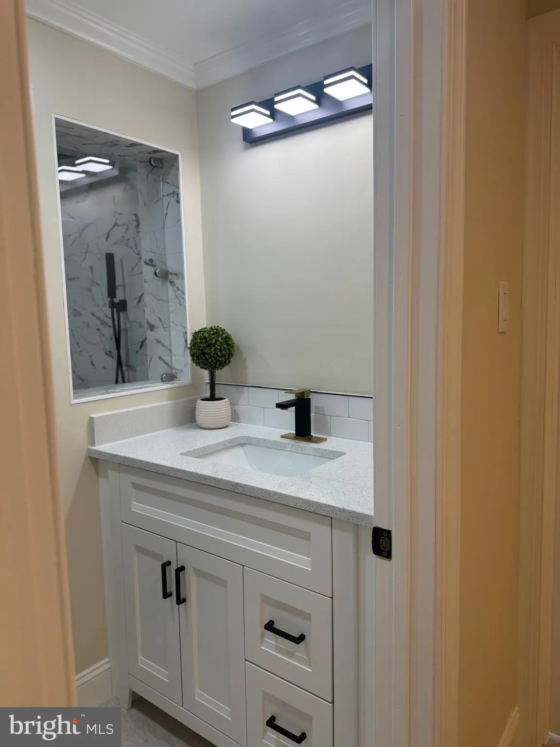 Clementon, New Jersey 08021, United States, 2 Bedrooms Bedrooms, ,2 BathroomsBathrooms,Residential,Pending,156899