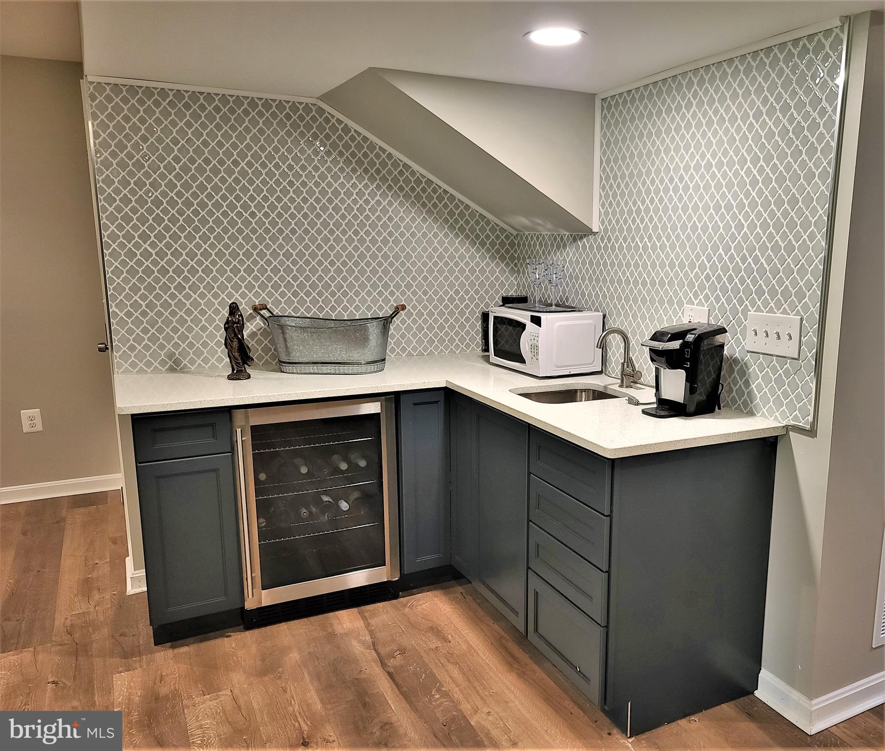 SEVEN LAKES - Residential Lease