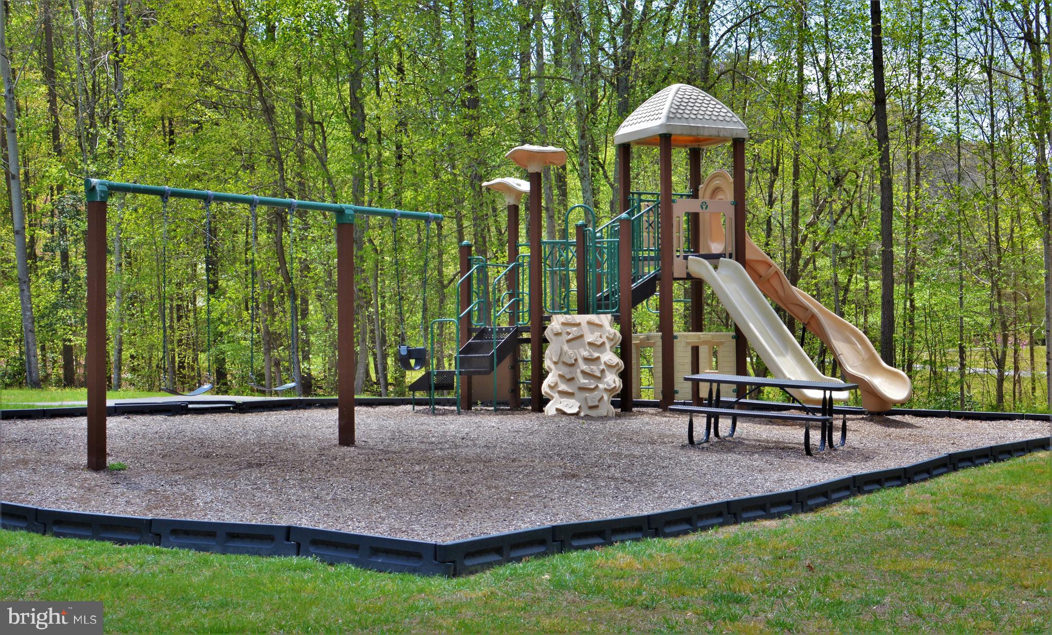 SEVEN LAKES - Residential Lease