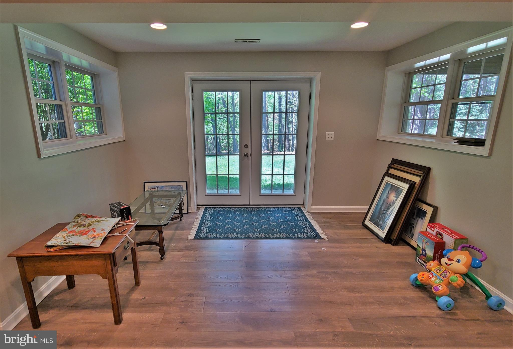 SEVEN LAKES - Residential Lease