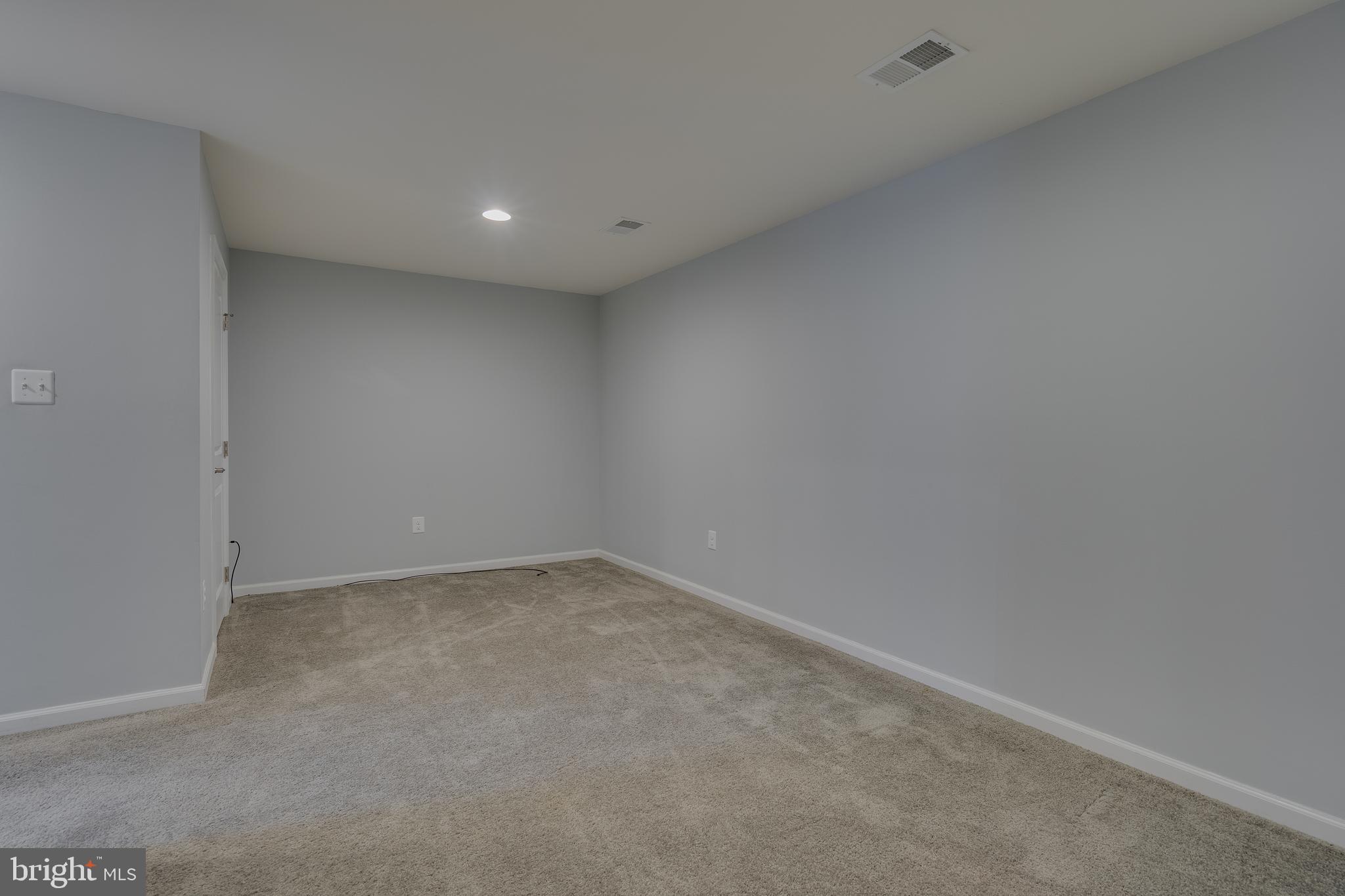 POTOMAC STATION - Residential Lease