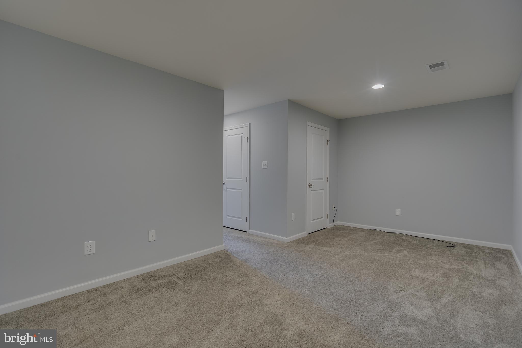 POTOMAC STATION - Residential Lease