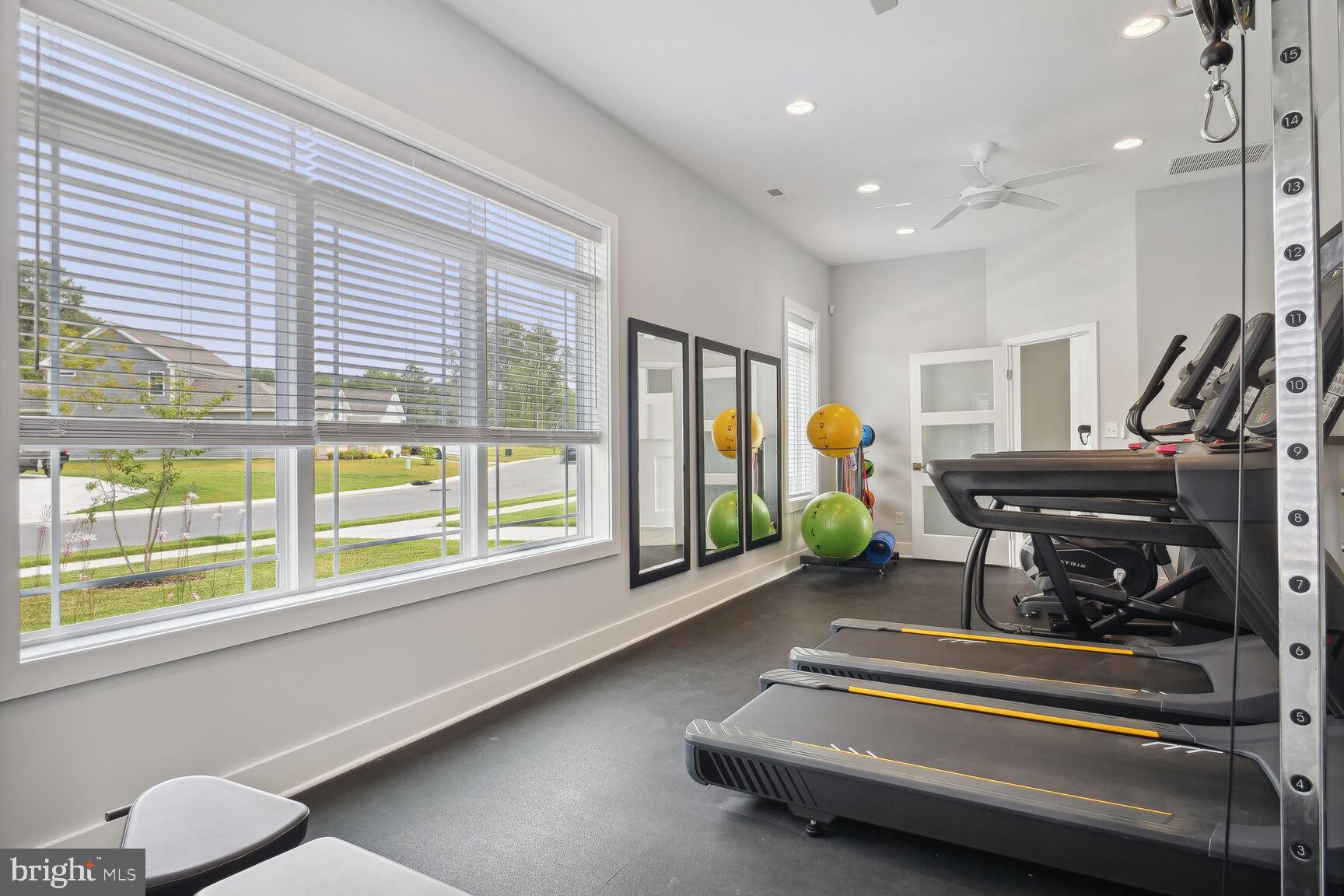 SYCAMORE CHASE - Residential