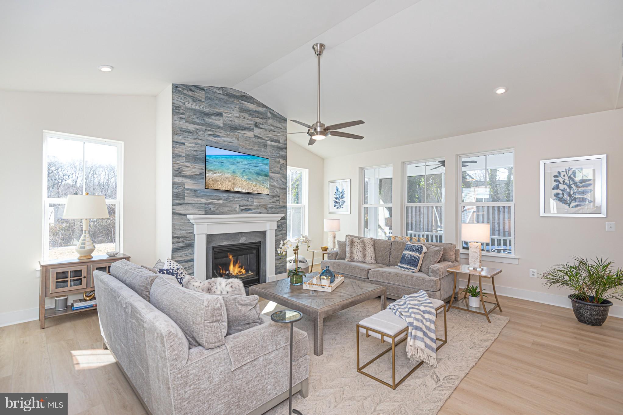 SYCAMORE CHASE - Residential