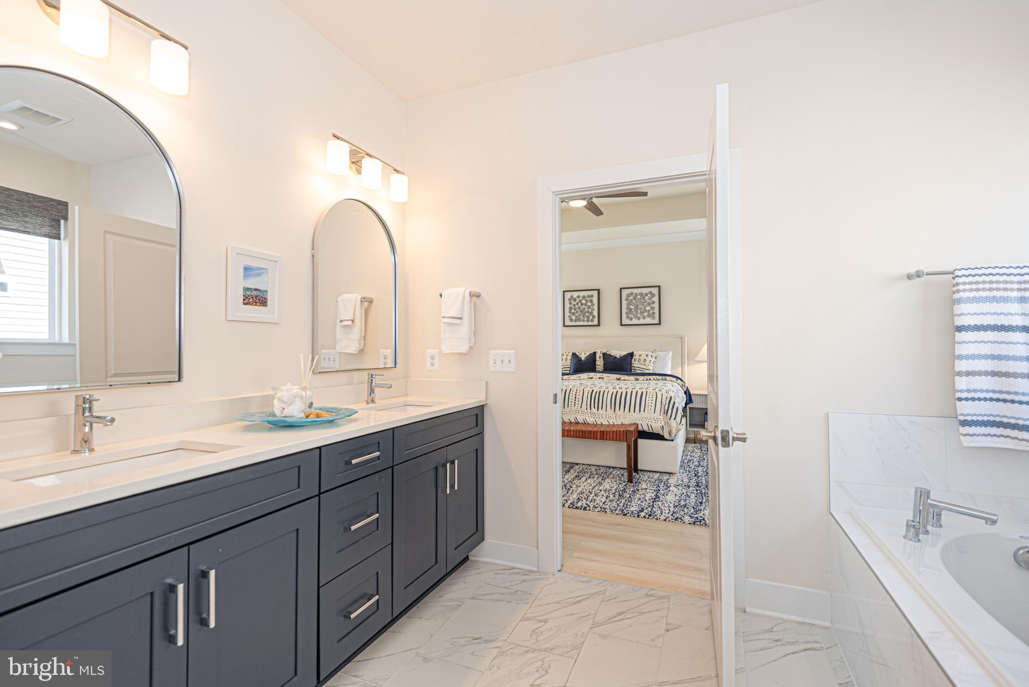 SYCAMORE CHASE - Residential