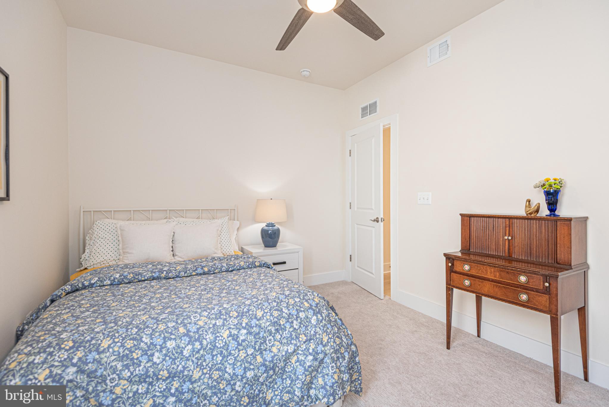 SYCAMORE CHASE - Residential