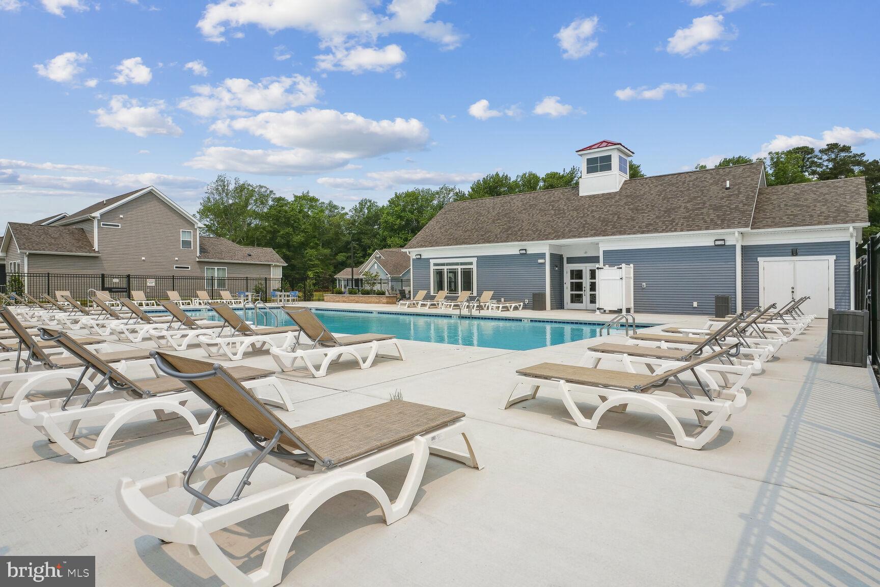 SYCAMORE CHASE - Residential