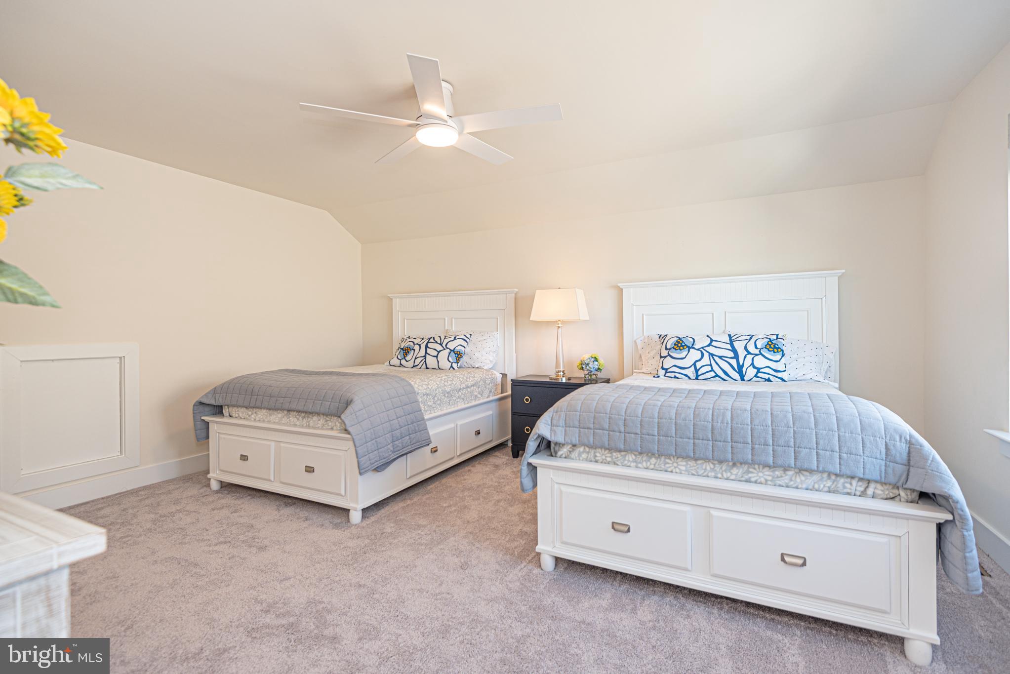 SYCAMORE CHASE - Residential