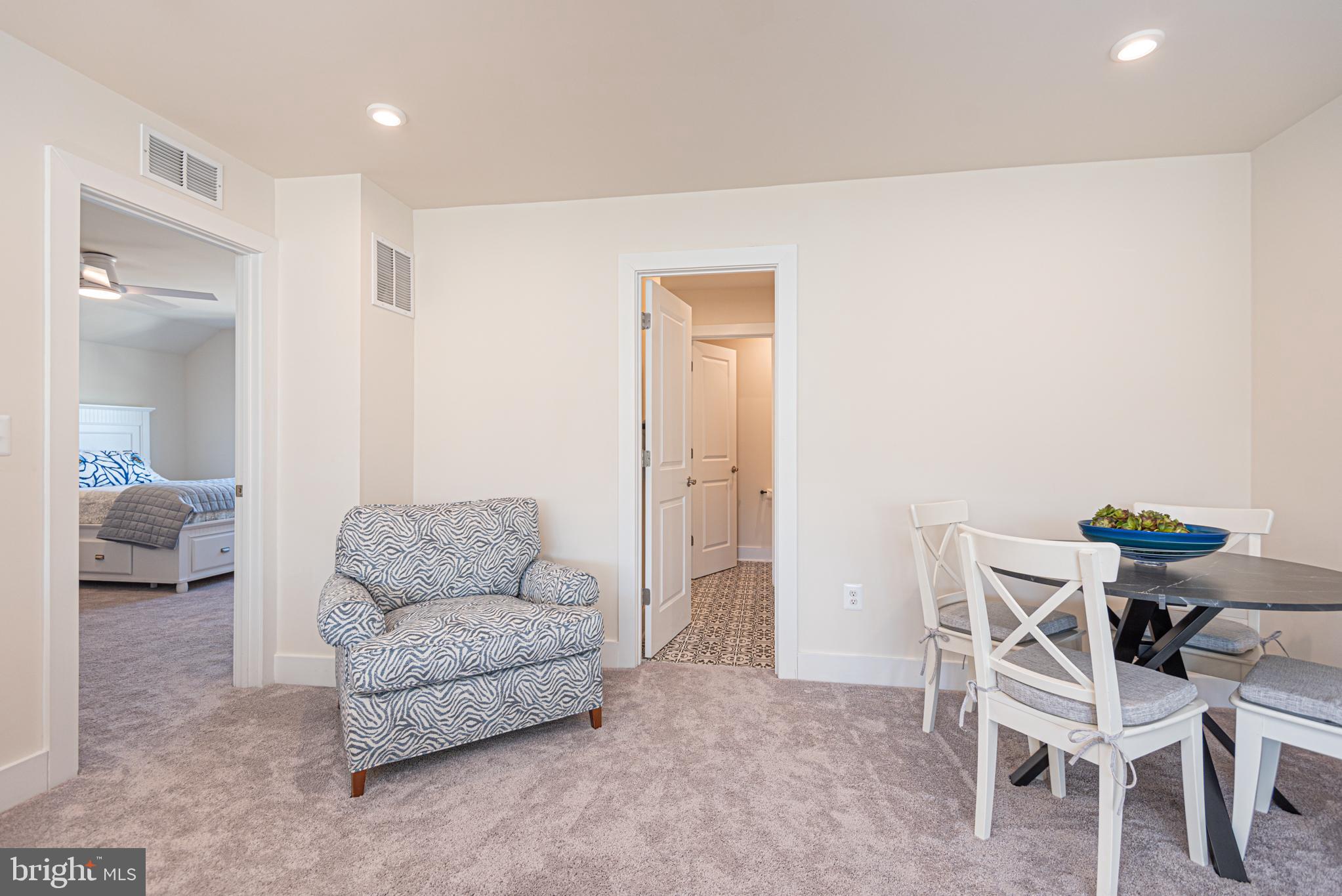 SYCAMORE CHASE - Residential