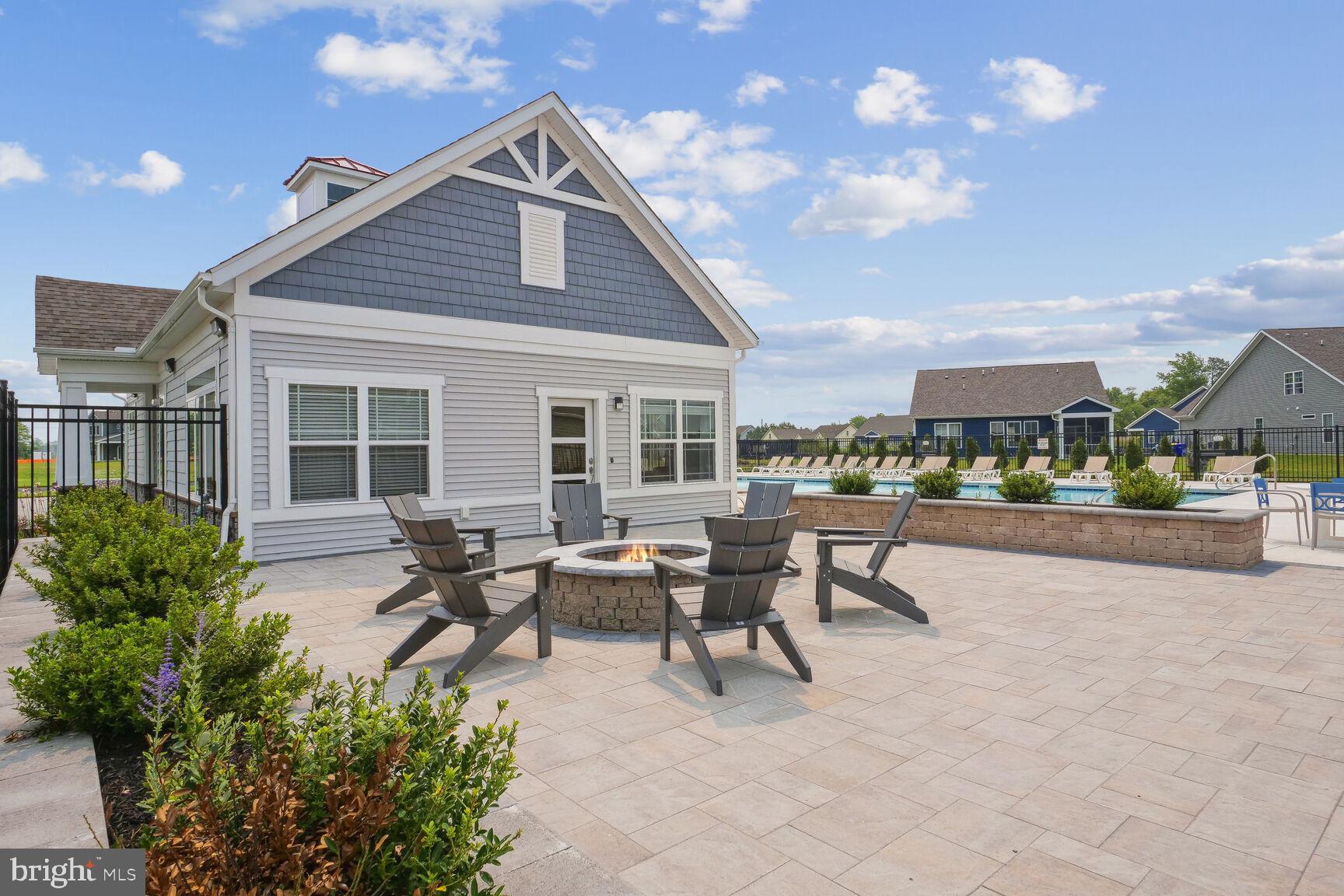 SYCAMORE CHASE - Residential