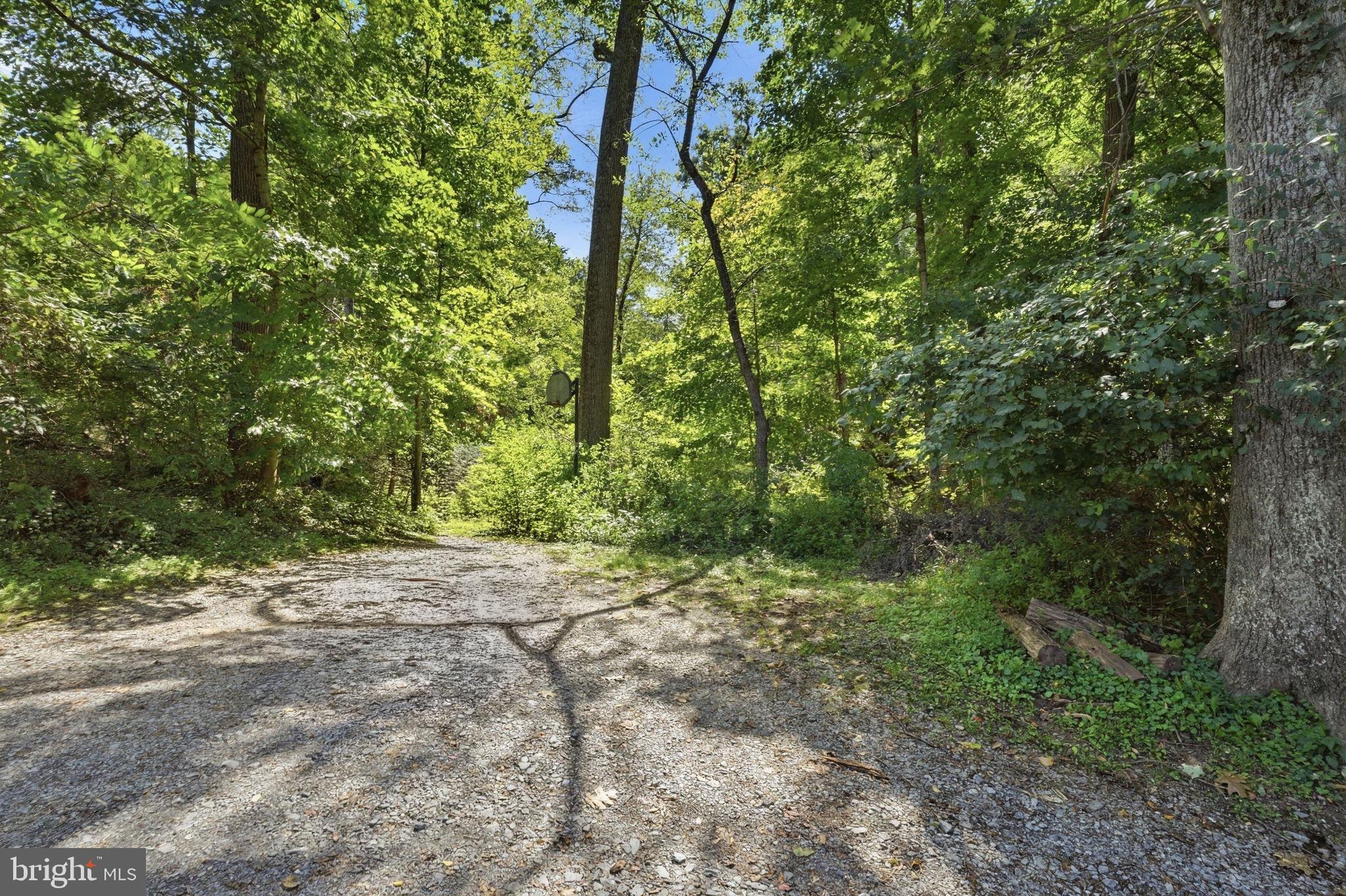 604 W CREEK ROAD