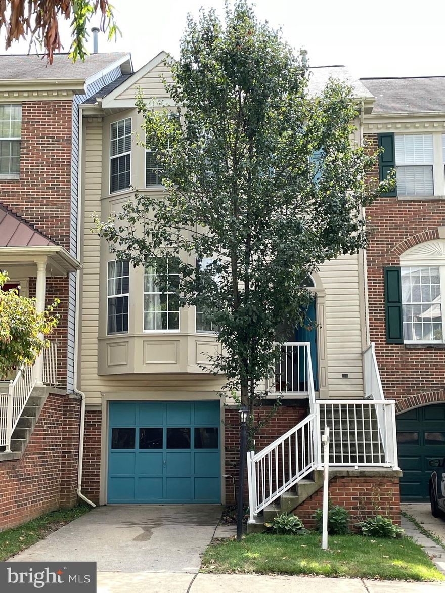 Conveniently located for commuters! Spacious 3 BRs, 2 FBs and 2 HBs, three finished levels, with skylight and vaulted ceilings . Beautiful hardwood floor for both main and upper level, freshly painted throughout, fully finished walk-out basement and 1-car garage!! Doesn't get better than this!! Walk to Kentlands shops, dining, entertainment! Close to I270, 370, ICC and METRO!! (Landlord require all applicant has Credit score 650 or above)