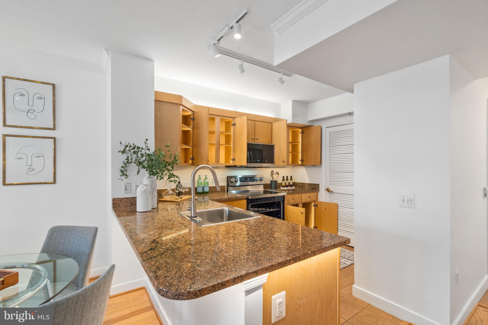 631 D STREET NW 936