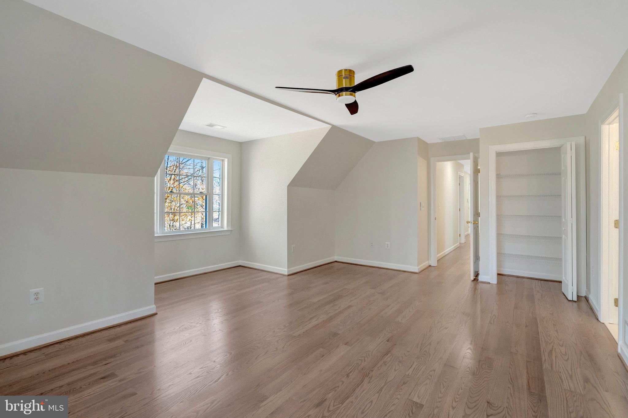 HAMPTON WOODS WEST - Residential