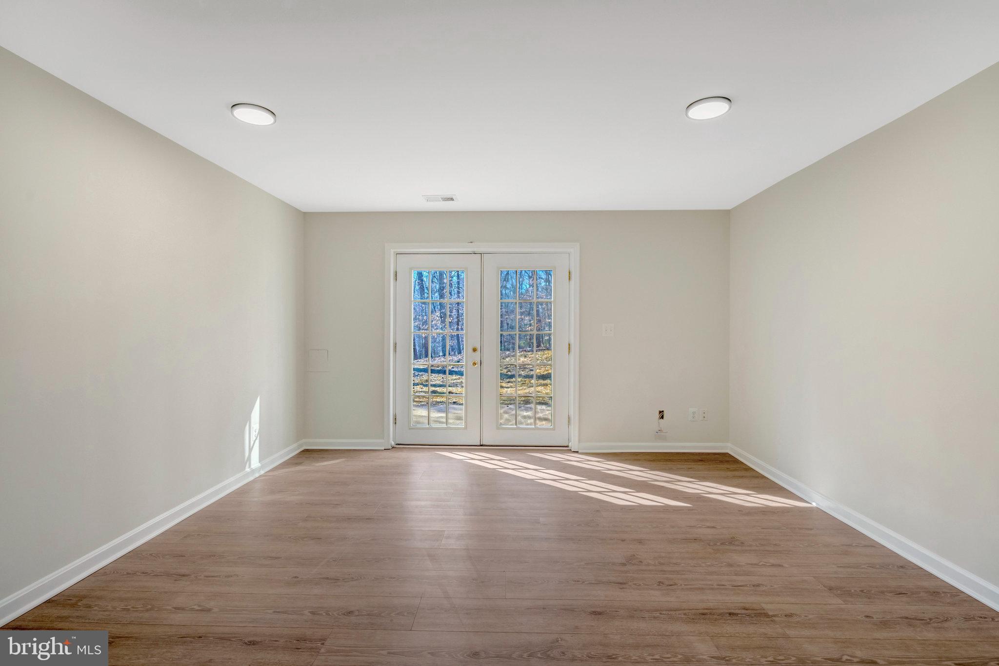 HAMPTON WOODS WEST - Residential