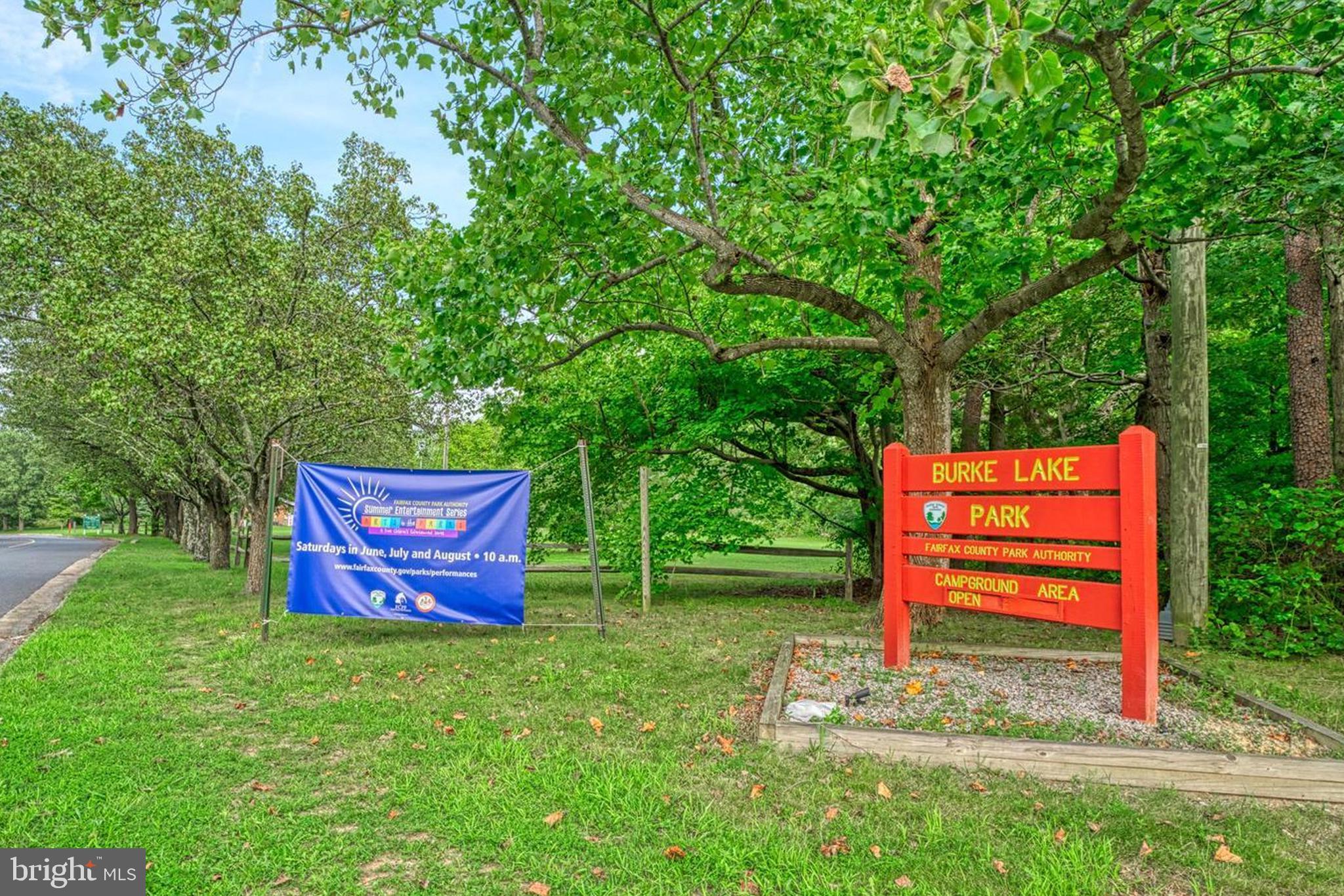 HAMPTON WOODS WEST - Residential