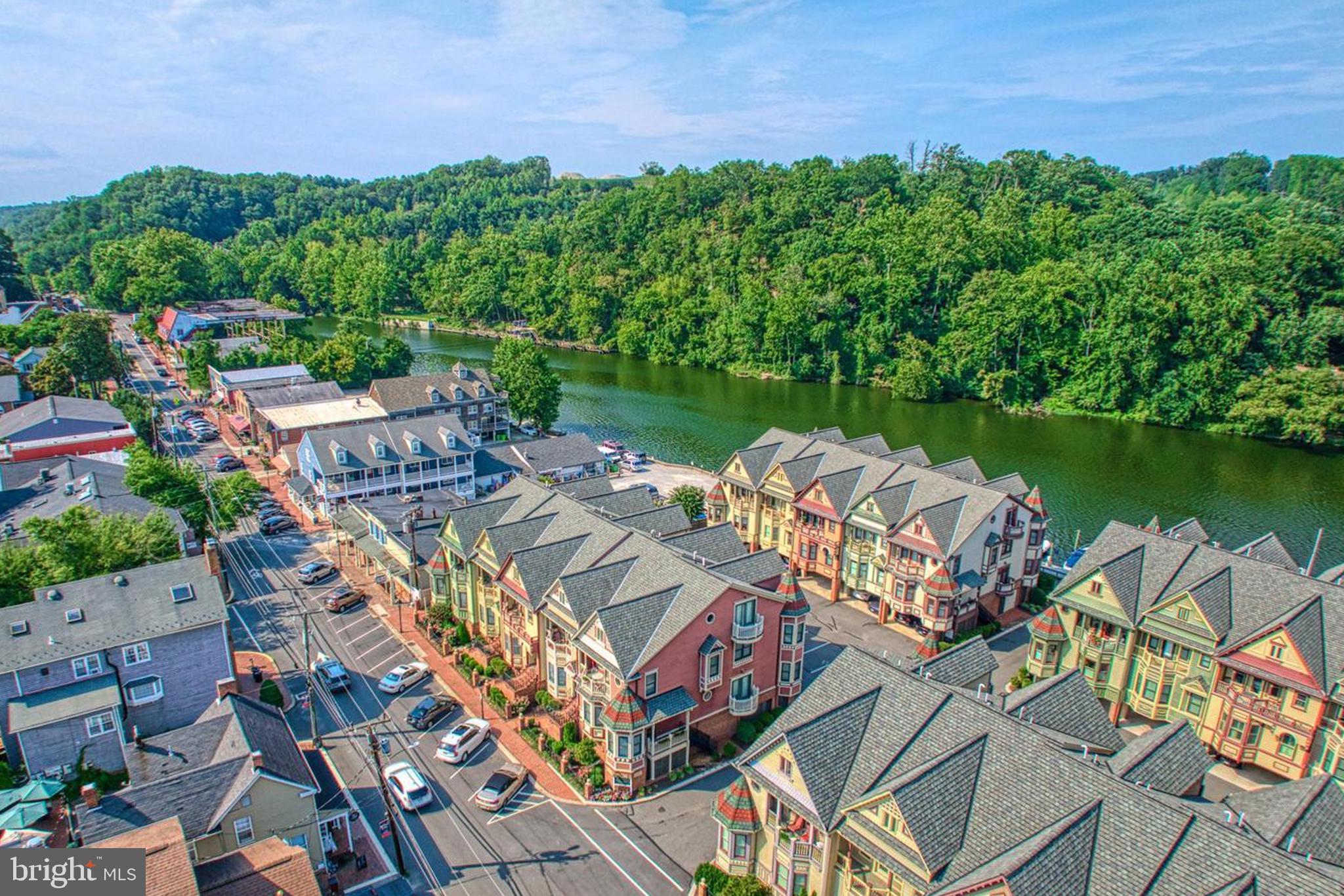 HAMPTON WOODS WEST - Residential