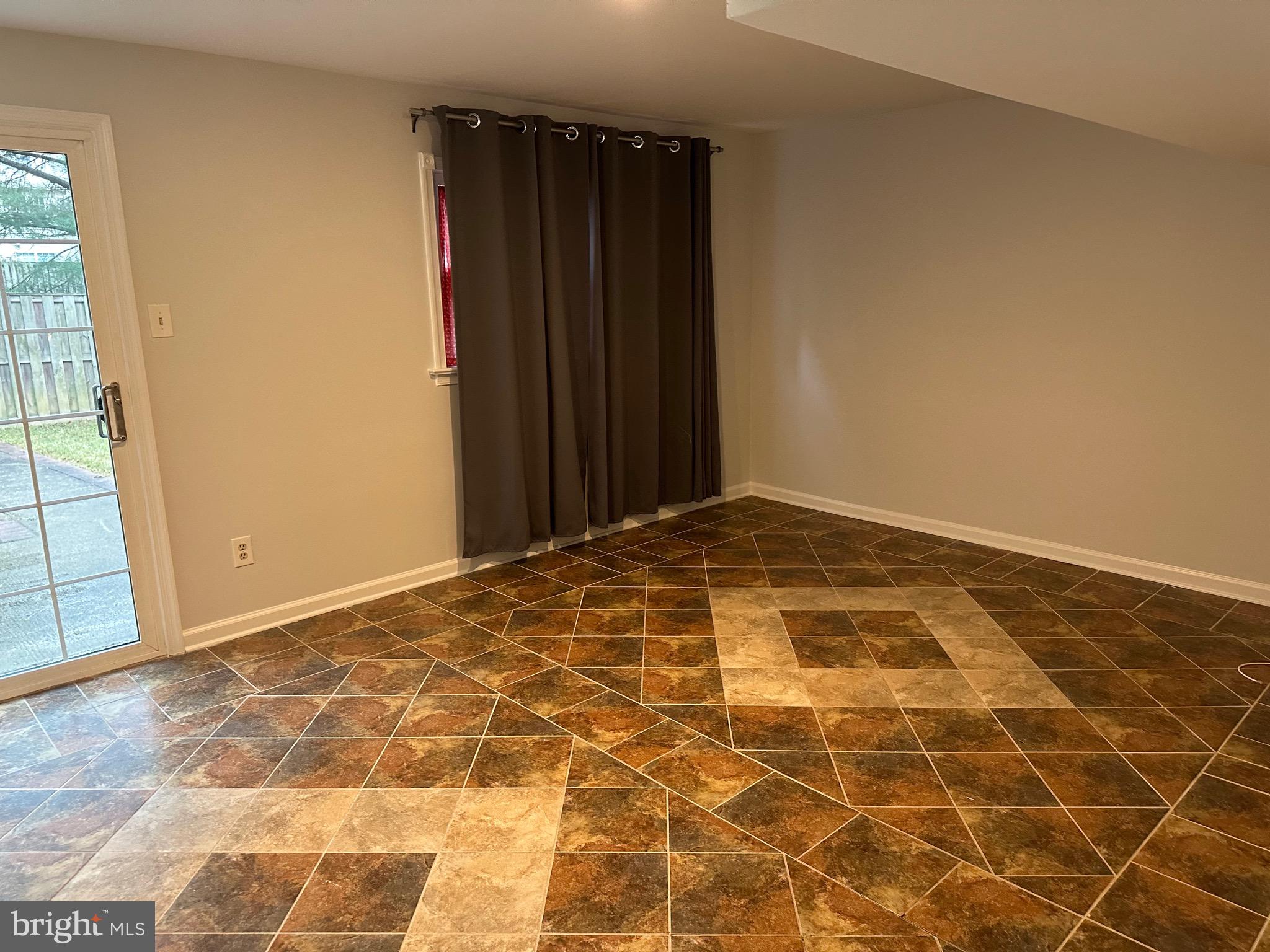 CHURCHILL TOWN SECTOR - Residential Lease