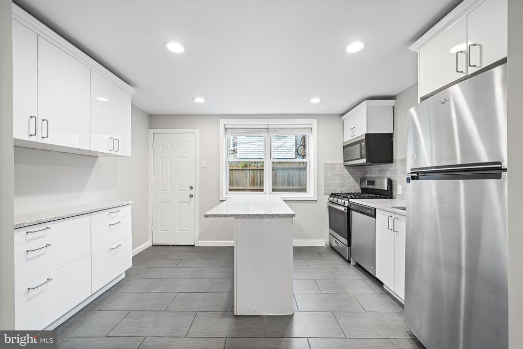 Photo of 618 Mcclellan Street, PHILADELPHIA, PA 19148 (MLS # PAPH2554432)