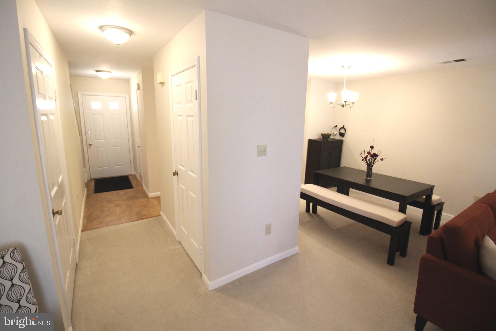 308 LOCUST STREET E SE 24