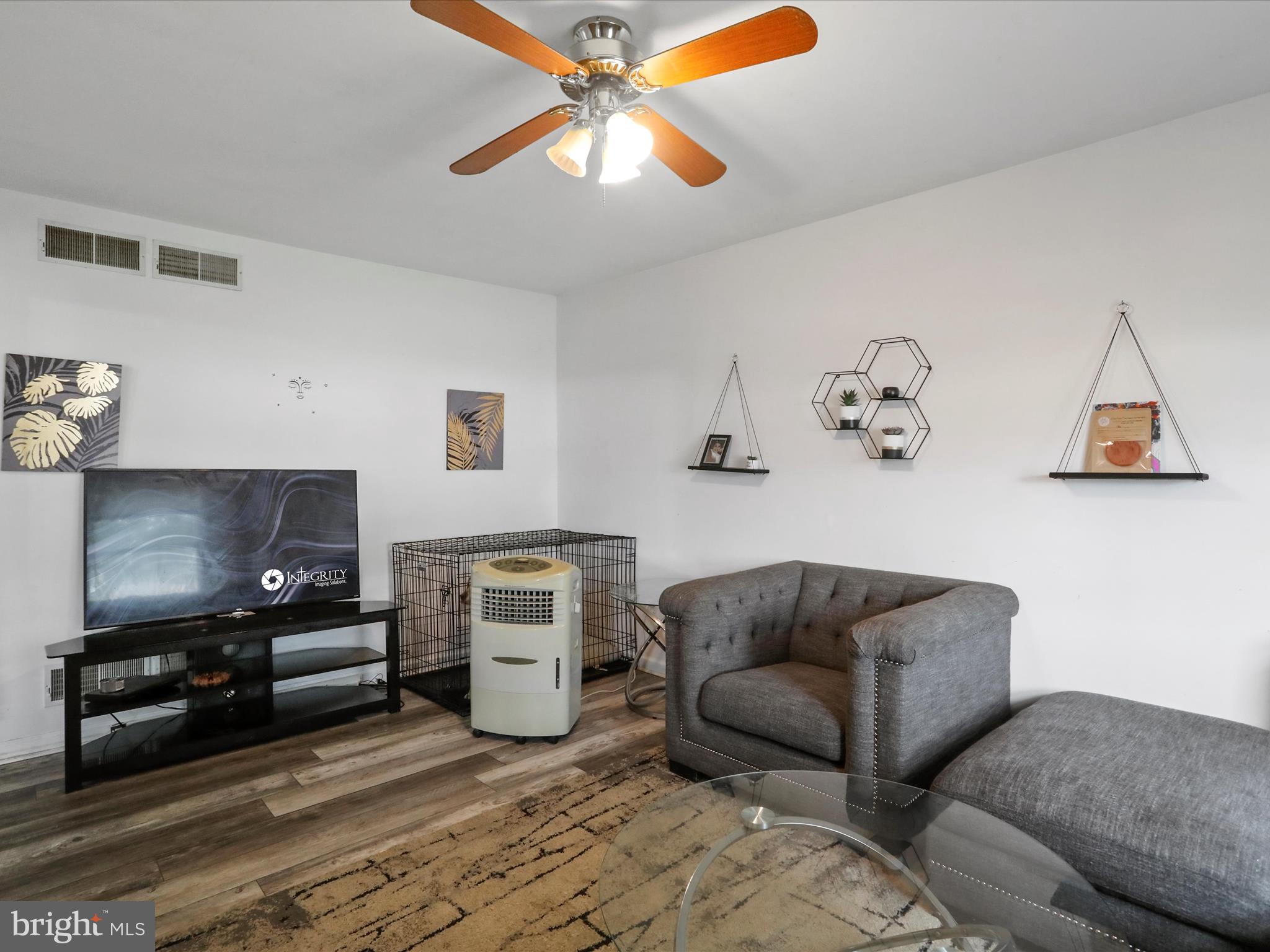 HILLCREST - Residential