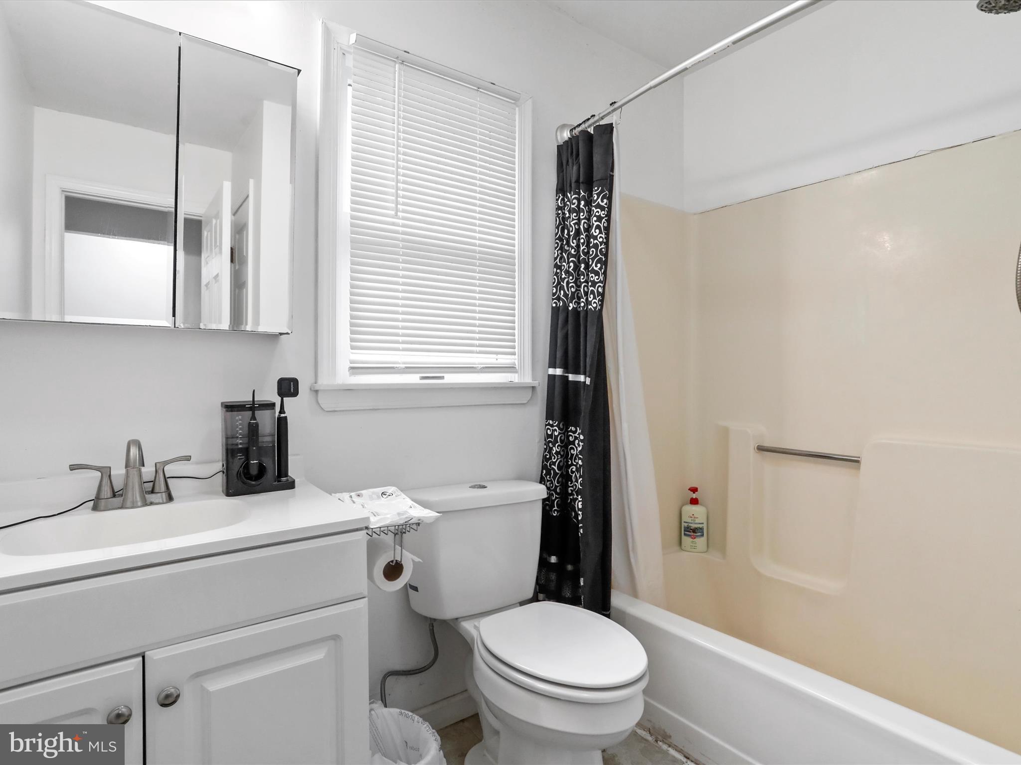 HILLCREST - Residential