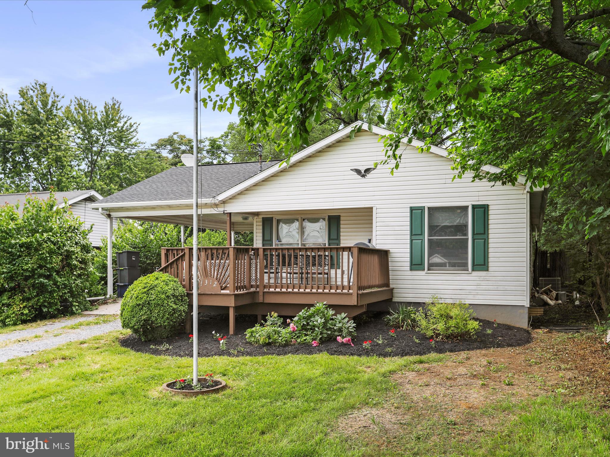 HILLCREST - Residential