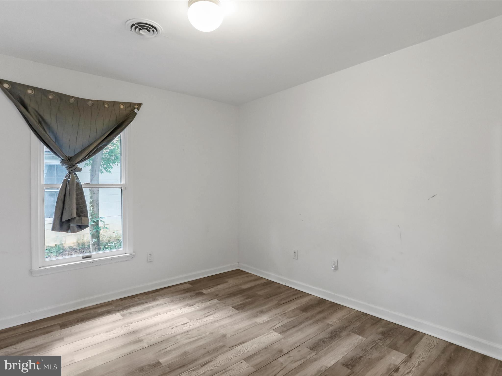 HILLCREST - Residential