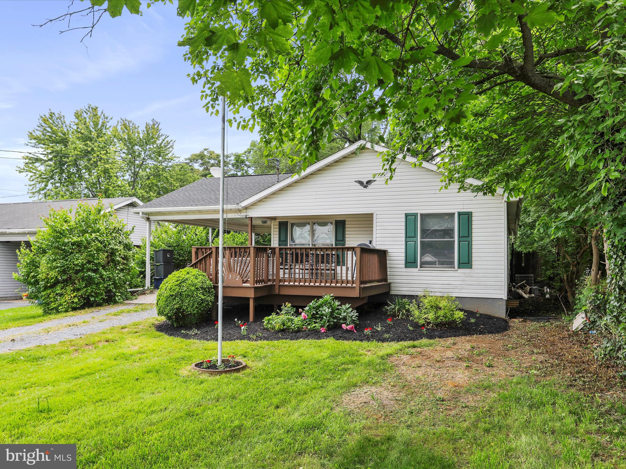 HILLCREST - Residential