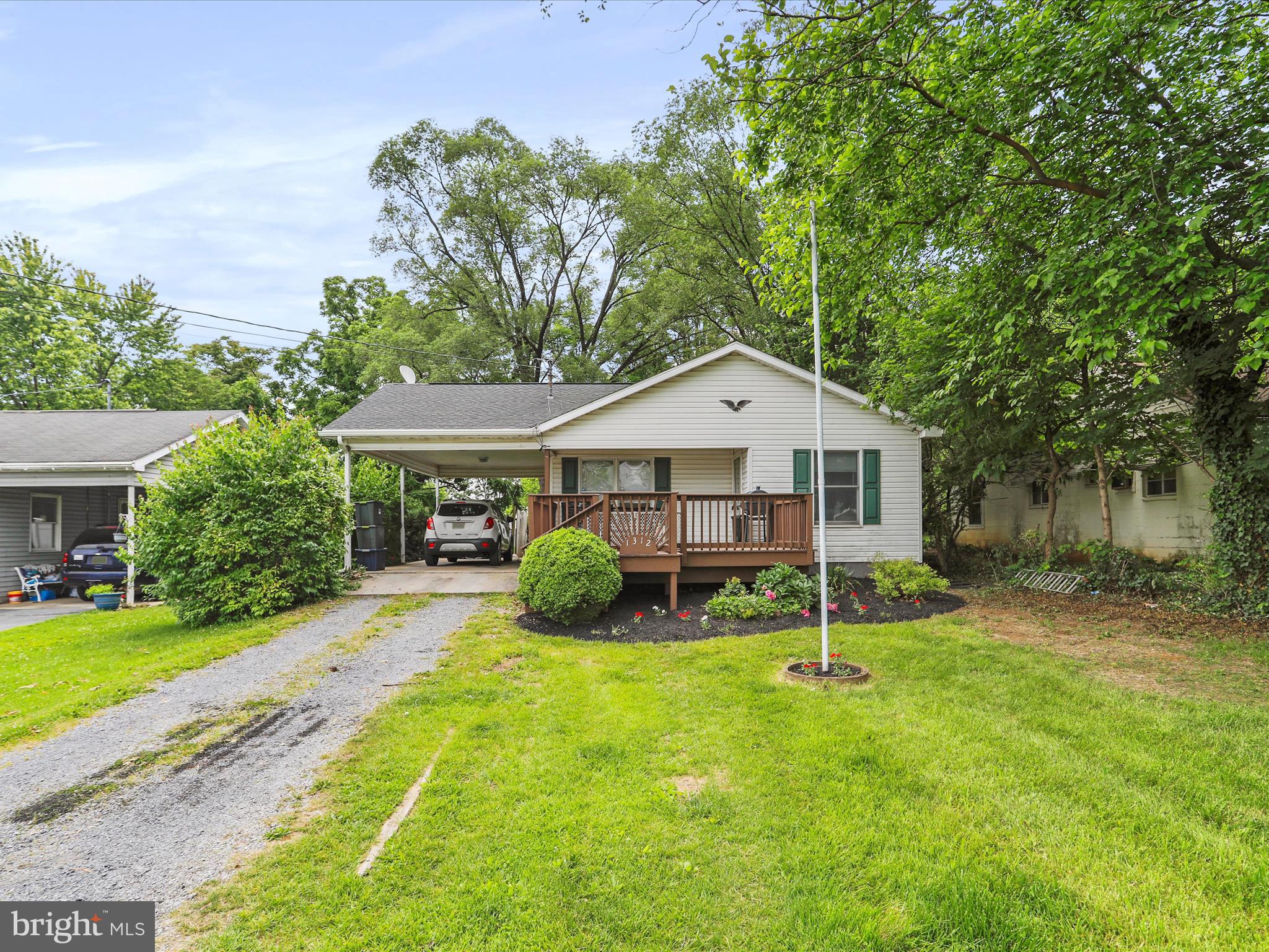 HILLCREST - Residential