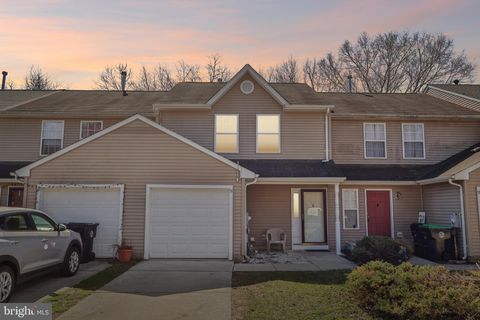 Townhouse For Sale - 51 High Meadows Dr<br/> SICKLERVILLE, NJ 08081