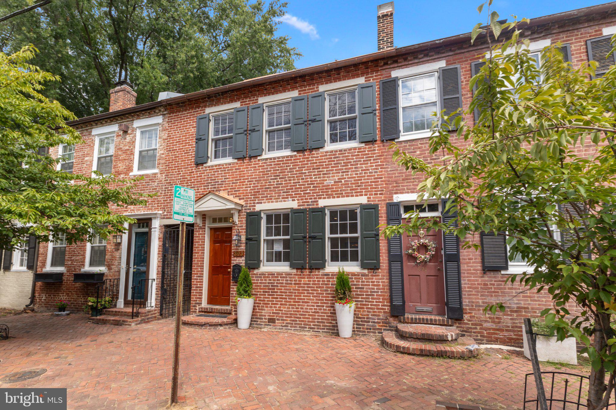 303 QUEEN STREET