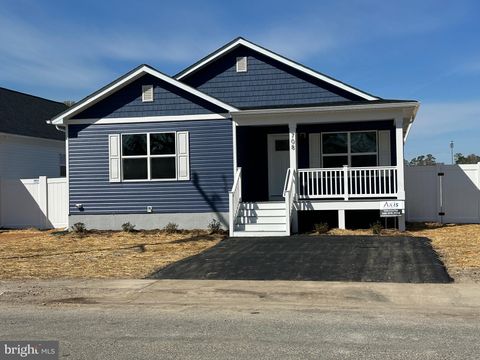 Homes For Sale - 708 Jackson Street<br/> COLONIAL BEACH, VA 22443