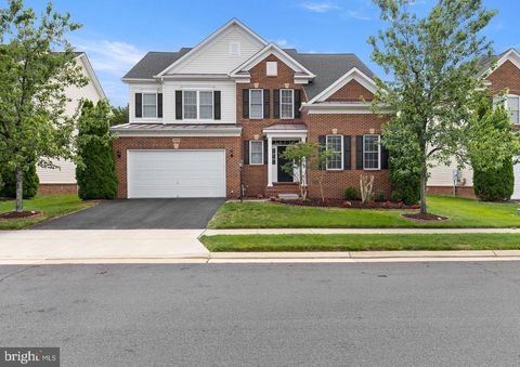 Homes For Sale - 23276 Fallen Hills Drive<br/> BRAMBLETON, VA 20148