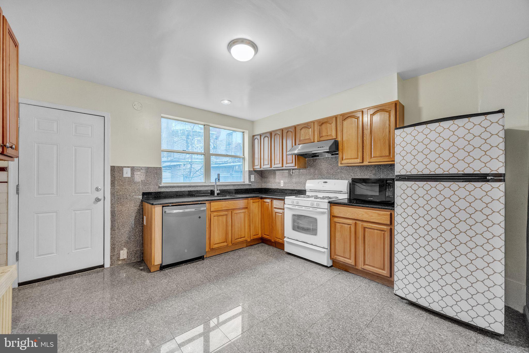 EAST PASSYUNK CROSSING - Residential