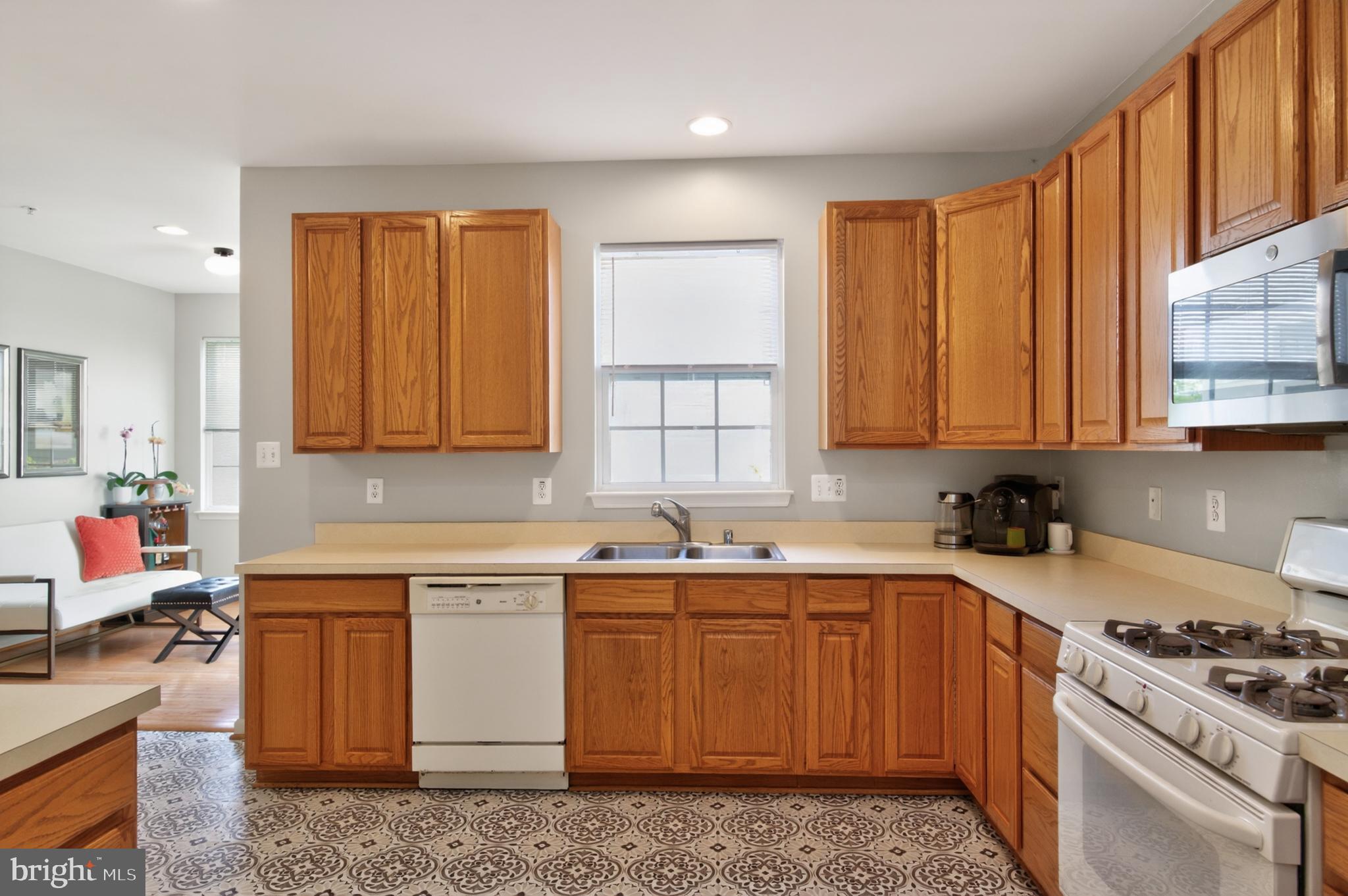 THE LANDINGS AT RIVER OAKS - Residential