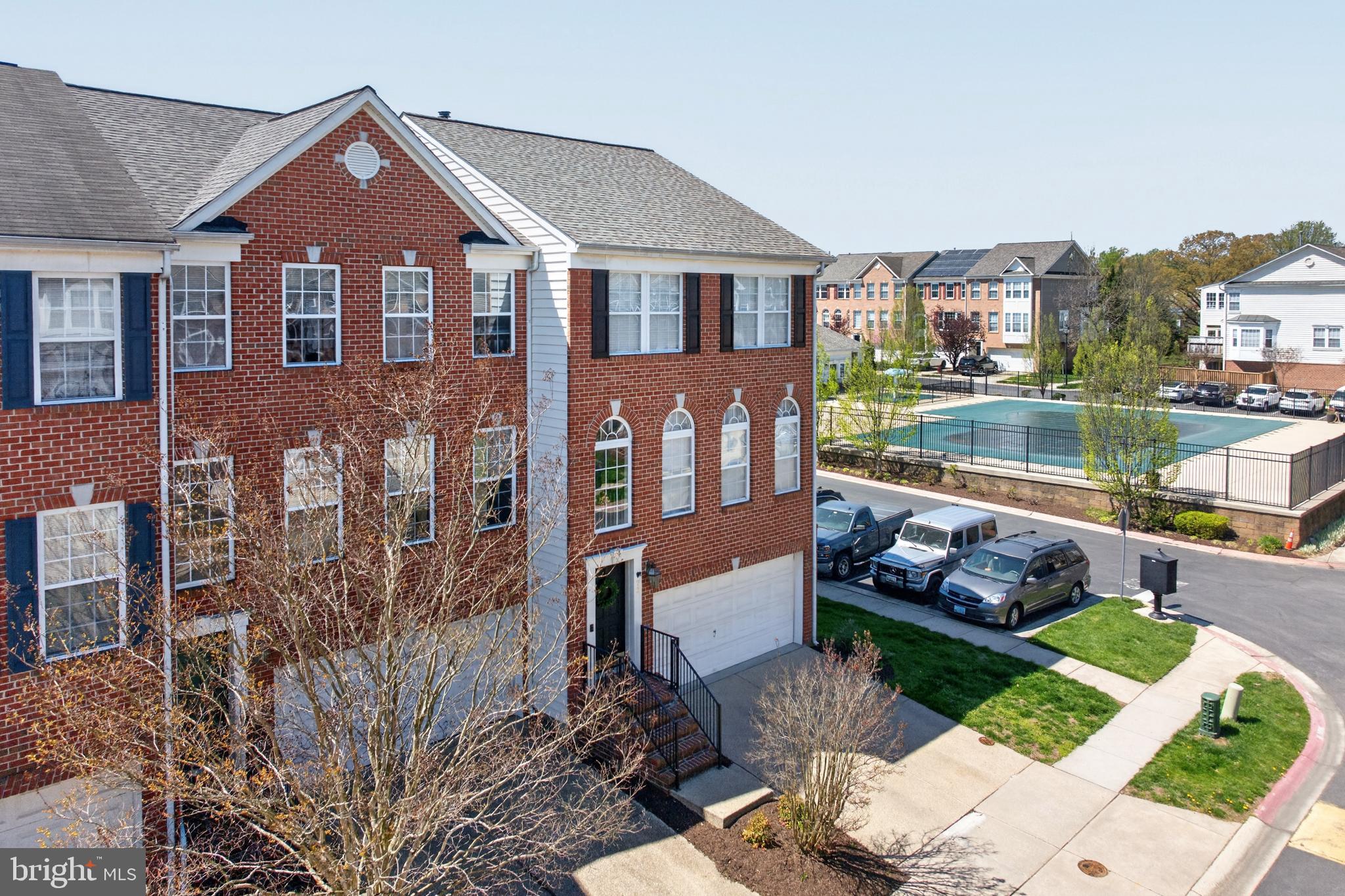 THE LANDINGS AT RIVER OAKS - Residential