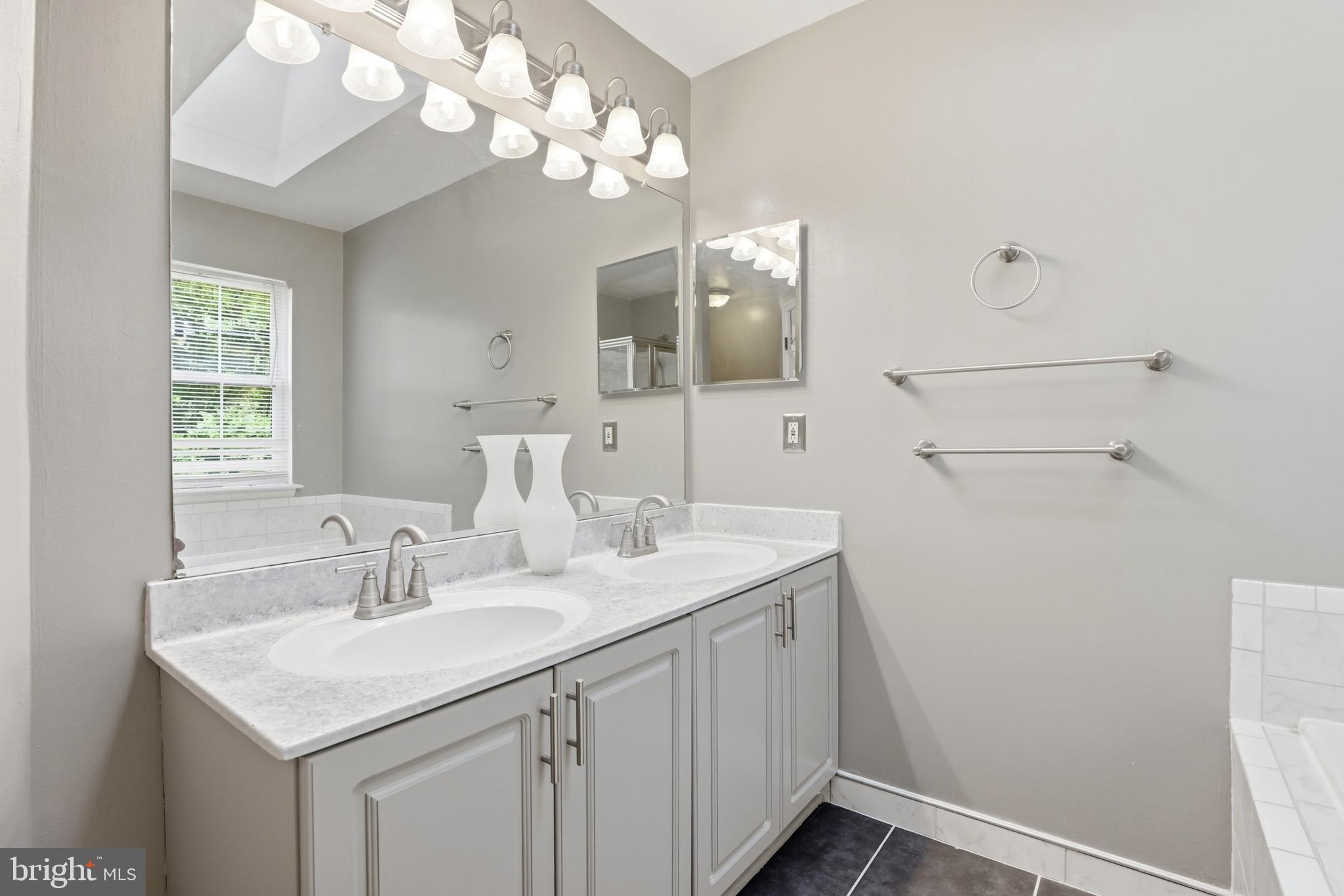 SUMMIT CREEK - Residential