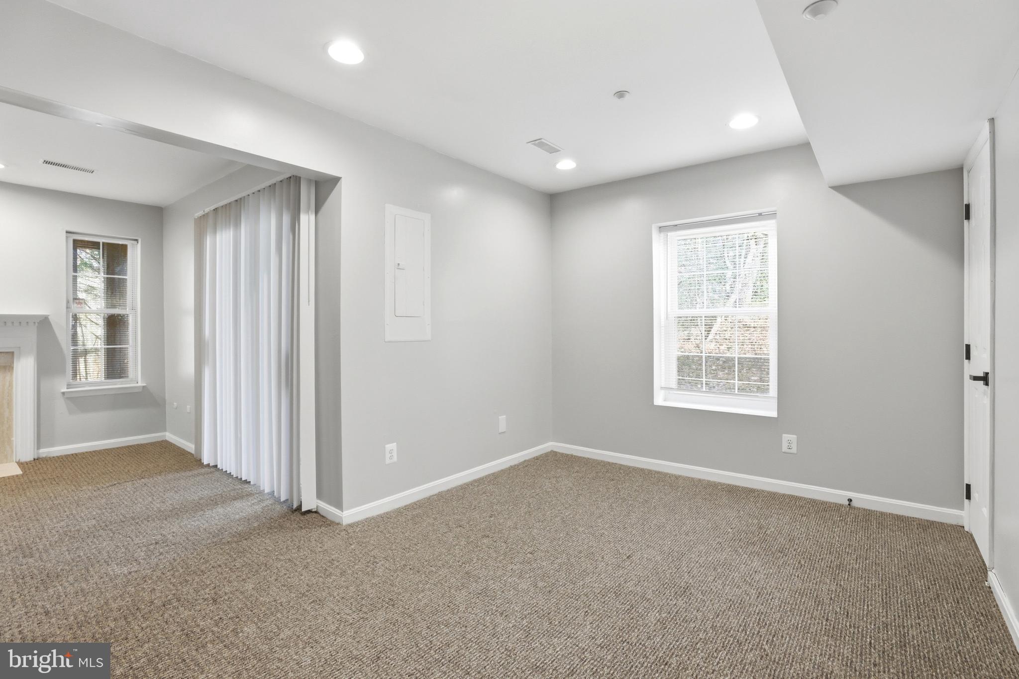 SUMMIT CREEK - Residential