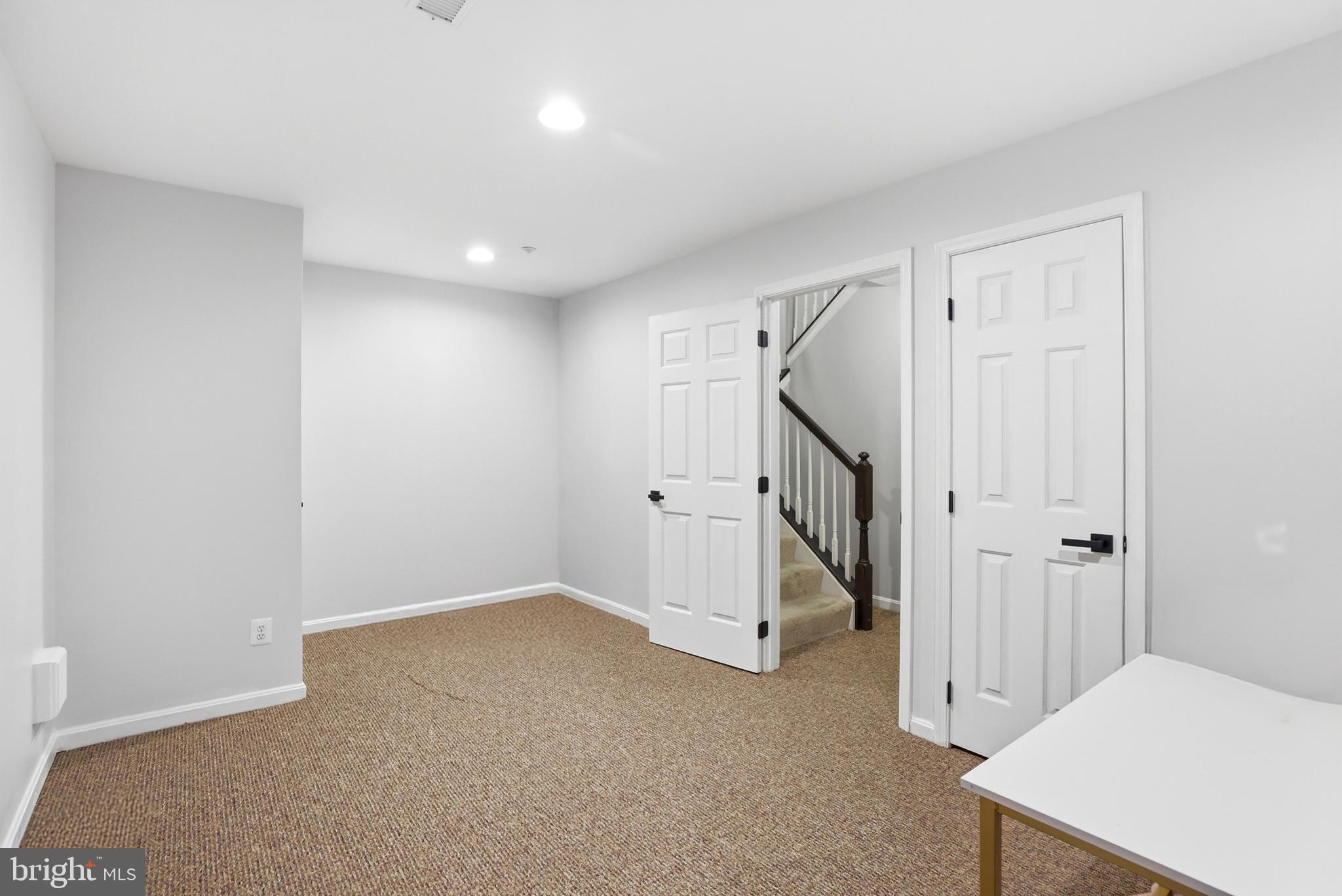 SUMMIT CREEK - Residential