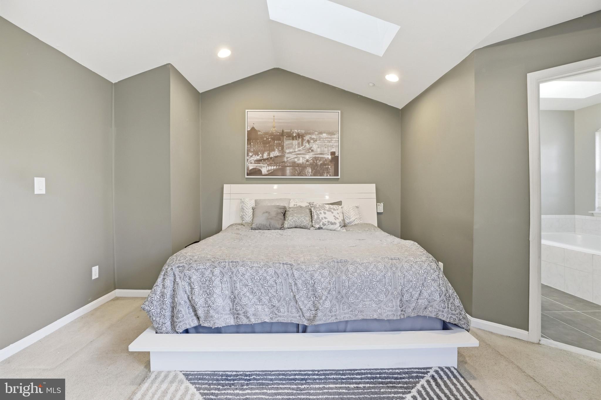 SUMMIT CREEK - Residential